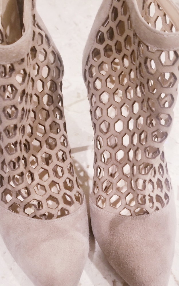 RAYE Tobi perforated  suede bootie - Picture 5 of 6